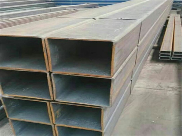 元阳<font style='color:red'>Q355B无缝方管</font>大厂出货